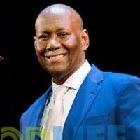 Everett Edwards's Instagram, Twitter & Facebook