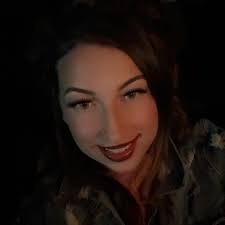 What is the best warm state to live in as far as hiring people with  background and decent hourly income ? Also schools for kids in elementary?  I moved from iowa to