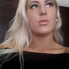 Roxanne Saunders (@RoxanneSaunde13)