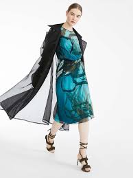 Jul 13, 2021 · e ancora, il modello cosima, realizzato anch'esso in georgette di seta a fiori, a maniche lunghe e fin sopra il. Abito In Georgette Di Seta Acqua Zolfo Max Mara Abiti Abiti Mamma Max Mara