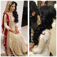 Ruchika Hair Make Up Artist On Instagram Bouncy Flowy Curls Are Easy To Create Pakistani Bridal Couture Indian Bridal Hairstyles Pakistani Wedding Dresses