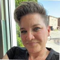 Kerri Kline's Instagram, Twitter & Facebook