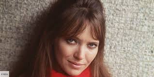 Ce samedi 21 décembre 2019, les personnalités ont arpenté les allées du cimetière parisien du père lachaise, dans le 20e arrondissement de la capitale, pour les obsèques de la comédienne anna karina. Mort D Anna Karina Son Mari Dennis Berry Devoile Les Vraies Causes De Son Deces