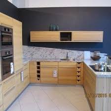 Oster Quantum Kernbuche Echtholz H0036 Einbaukuche Im Highend Bereich Mit Echtholzfronten Und Korps Die Granitarbeitsplatte Einbaukuche Kuche Warmeschublade