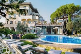Hotel Piccola Vela Desenzano Del Garda Lake Garda Gardalake Com Hotel Desenzano Del Garda Lake Garda