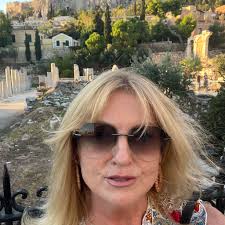 I was very saddened to get the news last Sunday that Tom Dorward, the  co-owner and luthier at the Halifax Folklore Centre, passed away