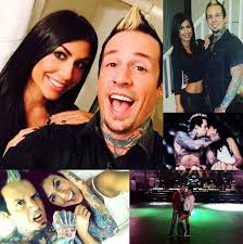 You Re Not My Kind Five Finger Death Punch Jeremy Spencer Nikki I Know It S Over But They Re Such A Lovely Couple Five Finger Death Punch Nikki Five Fingers