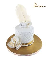 beyaz gullu sevgili pastasi sevgililer urunler butik