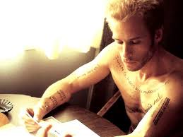 Memento: A Non-Linear Psychological Thriller - Solzy at the Movies