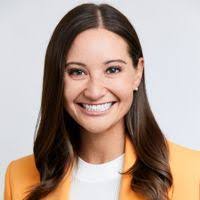 Erin Toland's Instagram, Twitter & Facebook