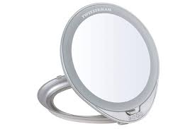 Choose from the many existing lighting styles that we offer, including led dot patterns, bar formations and our 360 illuminated edges. 10 Vanity Mirrors Best Light Up Mirrors To Upgrade Routine Glamour Uk