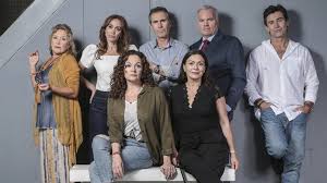 La actriz javiera díaz de valdés se refirió a los inesperados giros que ha tenido la teleserie de mega, tras participar por cerca de un año. Alerta De Spoiler Conoce El Nuevo Romance Que Cambiara La Historia De Verdades Ocultas Epicentro Chile