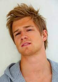 Picture Gallery Of Medium Length Men S Hairstyles Mens Hairstyles Medium Medium Hair Styles Mens Hairstyles