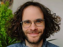 Do job references matter?