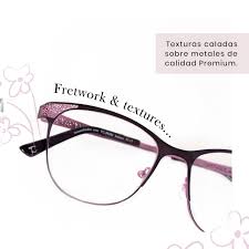 Es una mujer muy bella y emprendedora, es la responsable de la marca de ropa y anteojos calandra. Teresa Calandra Anteojos Publicaciones Facebook