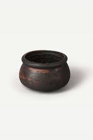 I found some very limited information online and learned they were called tipsy pots. Ikai Asai Black Clay Large Cooking Pot Okhaistore