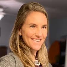 Amanda Roper's Instagram, Twitter & Facebook