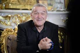Vorbim despre alexandra, fiica mijlocie a cuplului gigi și luminița becali. Gigi Becali S A RÄƒzgandit È™i IÈ™i Face EchipÄƒ De Fete CaÈ›i Bani Va Investi Latifundiarul DacÄƒ Le LoveÈ™te Mingea In San Ce Facem