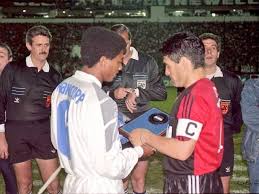 Maradona wearing the newell's old boys jersey. Newell S Old Boys Pay Tribute To Former Player Diego Maradona