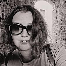 Moi drodzy, wędruję od wielu dni w płowym pejzażu, z muzyką świerszczy,  owiec i wiatru, a także