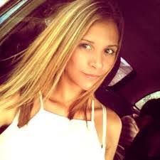 Lucia Brandt's Instagram, Twitter & Facebook