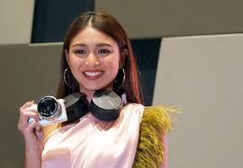 Actress nadine lustre, with her superstar status and innately it's no secret we're big fans of nadine lustre's style. Nadine Lustre On Bashers I Don T Let Anything Just Pull Me Down