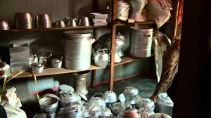 Akan sangat aneh jika di dalam rumah tidak terdapat alat makan yang lengkap. Ims Kampung Pembuat Alat Masak Dari Alumunium Di Garut Youtube