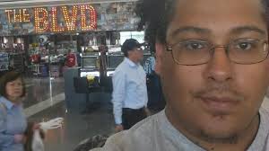 385-pound man kicked off flight when fellow passenger refuses to sit next  to him