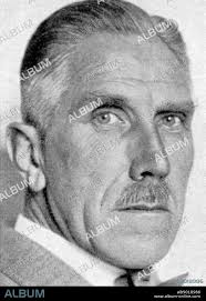 Photograph of Franz von Papen zu Köningen