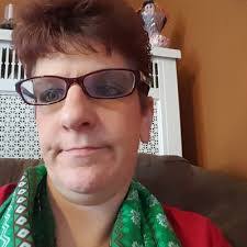 Danielle Andrew's Instagram, Twitter & Facebook