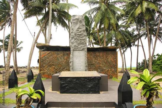 Peraliya Tsunami Museum Memorial train disaster remembrance Hikkaduwa south coast Sri Lanka