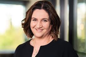 Tania Garrett's Instagram, Twitter & Facebook