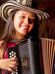 Rosa Araujo's Instagram, Twitter & Facebook