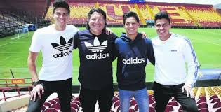 Born 26 june 1974 in santiago de chile) is a chilean former professional footballer who played as a midfielder. Pablo Galdames Tras La Citacion De Su Hijo A La Seleccion De Chile Y Mexico Al Mismo Tiempo No Recuerdo Un Caso Asi