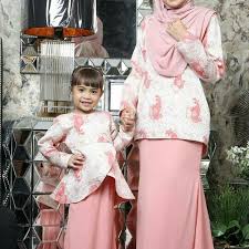 Learn more about malaysian baju kurung below. Emily Kurung Baju Melayu Raya Aidilfitri Kanak Anak Emak Ibu Couple Sedondon Sepasang Kebaya Batik Songket Peplum Babies Kids Babies Kids Fashion On Carousell