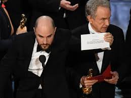 Nonton atau download tebaru di semikeren. Oscars 2017 A Breakdown Of Exactly How The La La Land Moonlight Shocker Happened