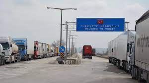 Jul 04, 2021 · türkiye'nin sınırlarında serbest geçiş uygulamasını başlattığı 1 mart 2020 tarihinden sonra yunanistan, avrupa ülkelerine gitmek isteyen göçmenlerin kendi ülkesine geçişlerini engellemek için pazarkule sınır kapısı'nın karşısında bulunan kastanies sınır kapısı'nı kapatmıştı. Yunanistan Sinirindaki Pazarkule Sinir Kapisi Tekrar Acildi