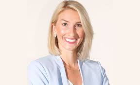 Danielle Mensing's Instagram, Twitter & Facebook