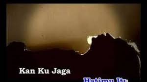 verse 2 em am ku sangkakan hujan. Traduzione Kain Cinta Putih Putra Testo Della Canzone