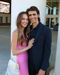 تايلور هيل جمالها مريح للعين يجبرك تتأمل 💔💔 Chase Hill Chase Hill Instagram Photos And Videos