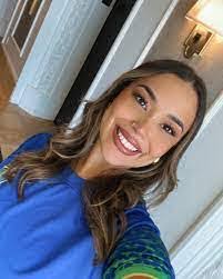 Jordana Monteiro's Instagram, Twitter & Facebook