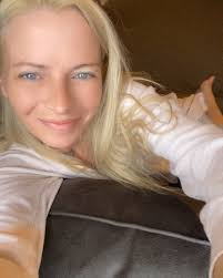 Biggest happy birthday to my husband, the love of my life and my the best  dad to my babies. 💙 I hope your day is as special as you are to all