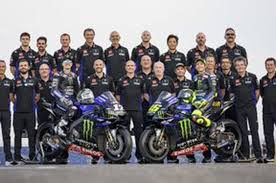 La pista di aragon accoglie la motogp per il primo dei due gp consecutivi che si disputano sul bellissimo tracciato spagnolo. Heboh Gara Gara Valentino Rossi Vinales Balik Ke Suzuki Musim 2021 Semua Halaman Motorplus