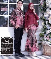 Kebaya modern tersedia dalam berbagai model terbaru yang bisa kamu temukan di iprice indonesia. Jual Snoebel Jtr Rok Duyung Ayudia Couple Batik Sarimbit Kebaya Modern Brokat Brukat Batik Murah Mei 2021 Blibli