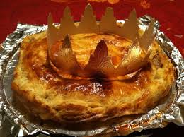 Galette Des Rois Faite Maison 1oeuf 1 4 Cup Sucre 3 4 Cup Beurre Ramolli Et Une Boite De Pate D Amandes Solo Melangez Au Mixer Et Eta Food Desserts Pie