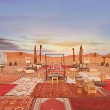 Example sentences from the web for sahara. Solsahara