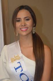 Al son de tambora fueron recibidas las candidatas del Reinado del Mar 2019