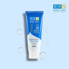 Setelah pemakaian hada labo shirojyun ultimate whitening face wash itu yang sebelah kiri wajah belum mandi dan sehabis pulang dari pasar 😂 alhamdulillah, setelah 5 tahun saya menggunakan hada labo shirojyun ultimate whitening face wash ini, saya merasa cocok sekali dengan produk ini. Hada Labo Shirojyun Ultimate Whitening Face Wash Original