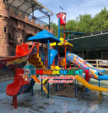 Bahan utama dalam pembuatan playground kolam renang kami adalah fiberglass dan di tambah bahan besi sebagai penyangga. Jual Perosotan Kolam Renang Fiberglass Permainanedukasi