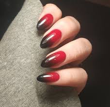 Uñas rojas fuerte con detalle de piedras doradas. Unas Acrilicas Rojas Con Negro Novocom Top